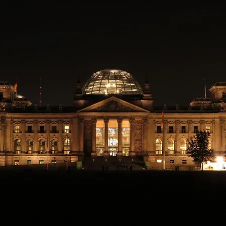 Daire Apartment&rooms Near Brandenburg Gate *