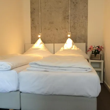 Apartment&rooms Near Brandenburg Gate Daire