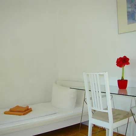 Apartment&rooms Near Brandenburg Gate Apartamento *