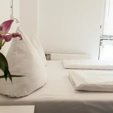 Apartment&rooms Near Brandenburg Gate