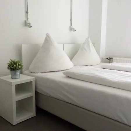 Apartment&rooms Near Brandenburg Gate Appartamento *