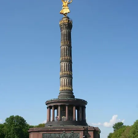 Appartamento Apartment&rooms Near Brandenburg Gate Berlino