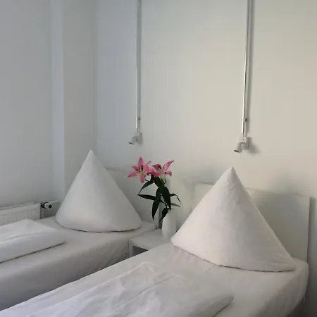 Apartment&rooms Near Brandenburg Gate *