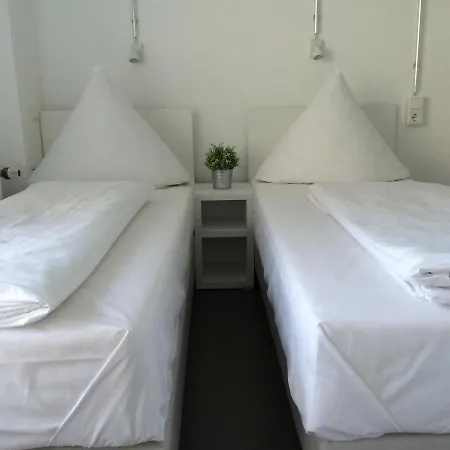 Apartment&rooms Near Brandenburg Gate Appartamento *