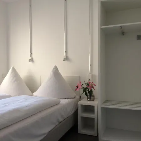 Apartment&rooms Near Brandenburg Gate *