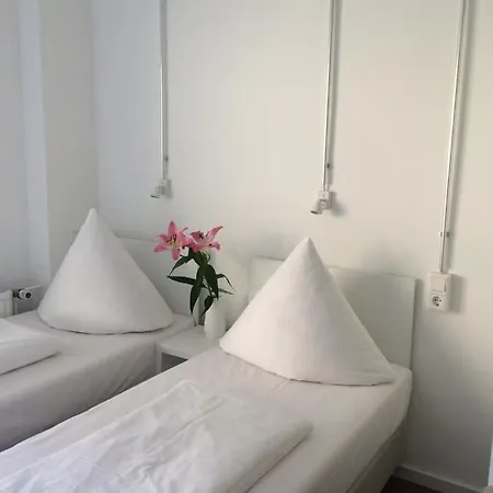 Apartment&rooms Near Brandenburg Gate